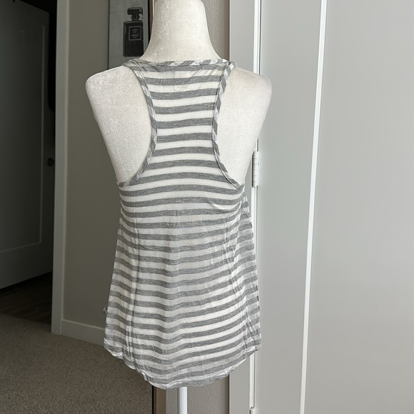 Bundle Tees & Tanks - Picture 5 of 11